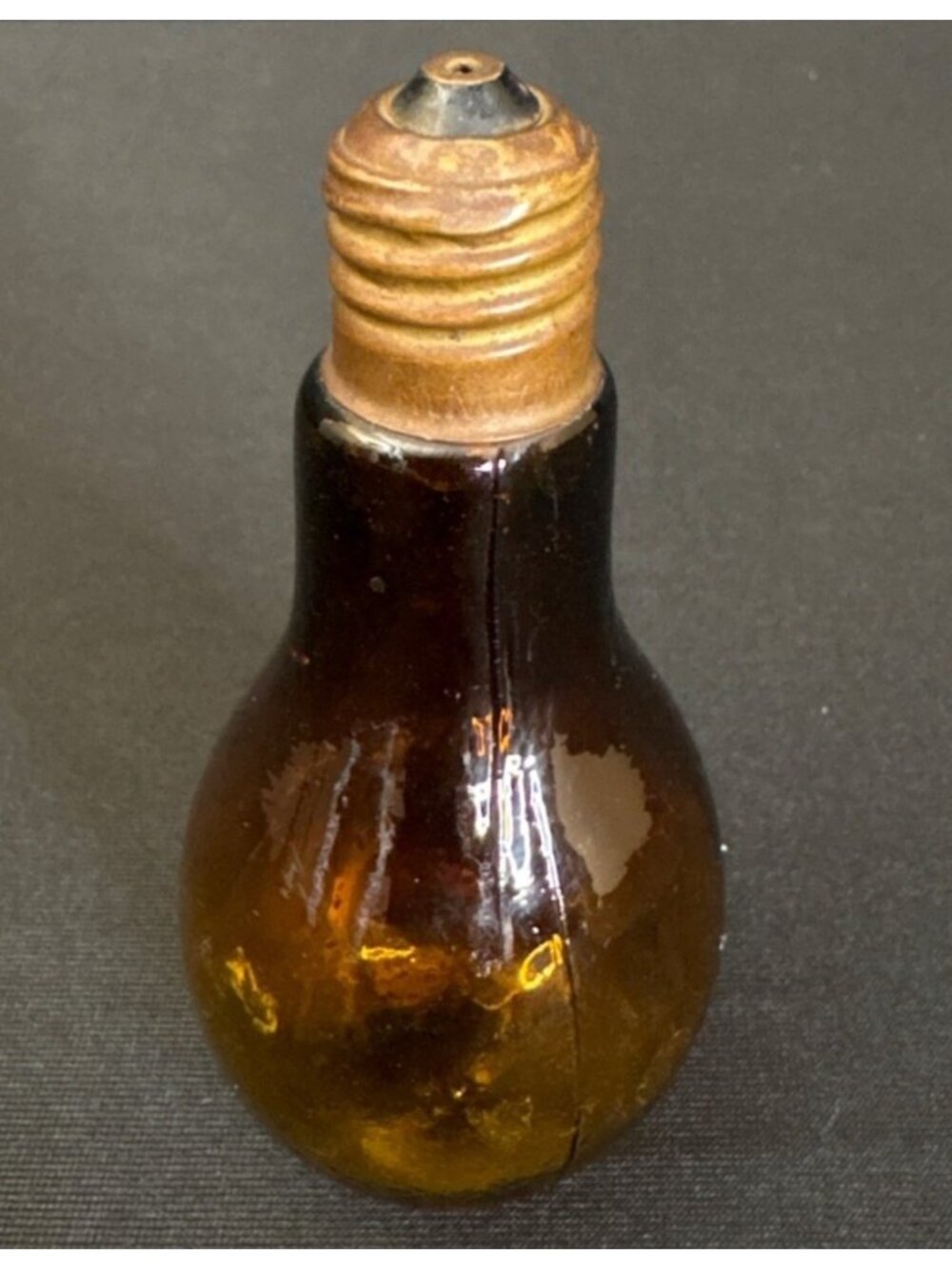 Vintage Amber Glass Light Bulb Bottle Salt Pepper Shaker Metal Lid Brass Bronze - Picture 11 of 16